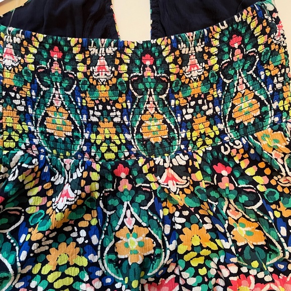 Bright, Colorful Crinkle Gauze Halter - Picture 3 of 6